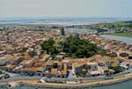 Vue aérienne de Gruissan, typique du littoral méditerranéen